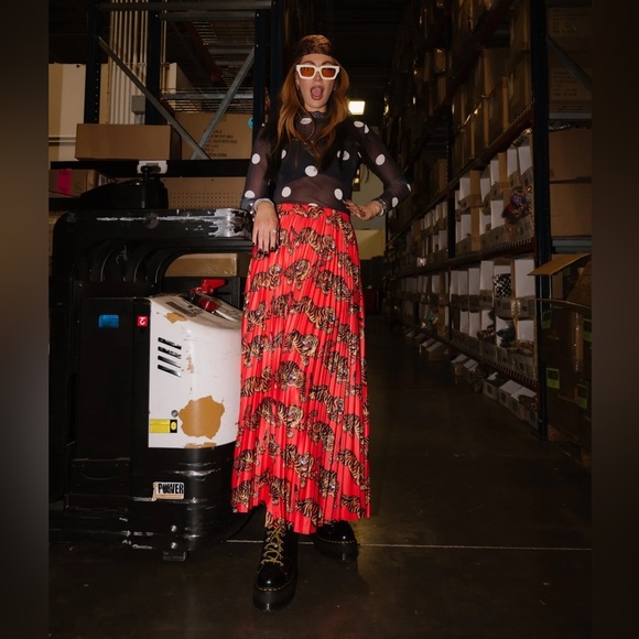 Dressed in LALA Don't Let Them Tame You Pleated Midi Skirt - Picture 4 of 8